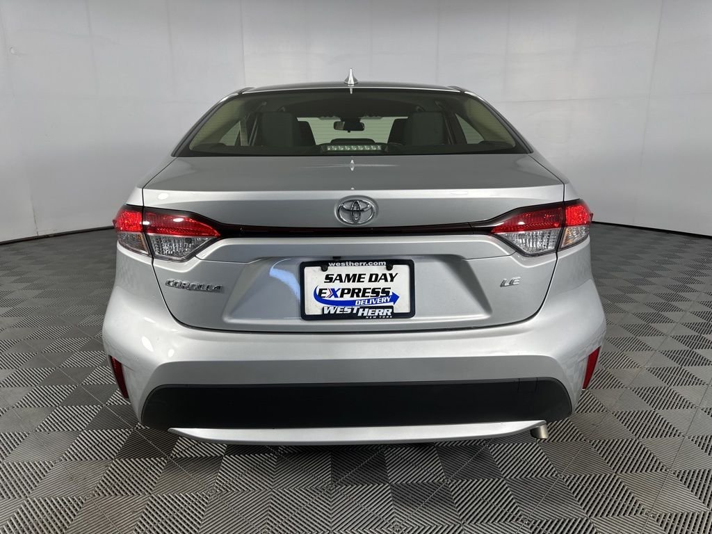 Used 2020 Silver Toyota LE image 8