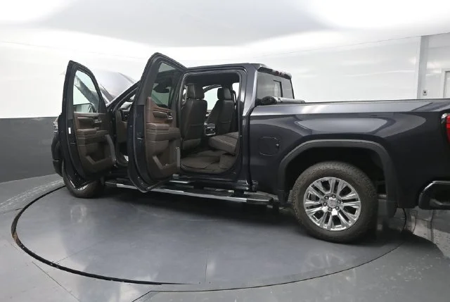 Used 2023 Silver GMC Denali image 33