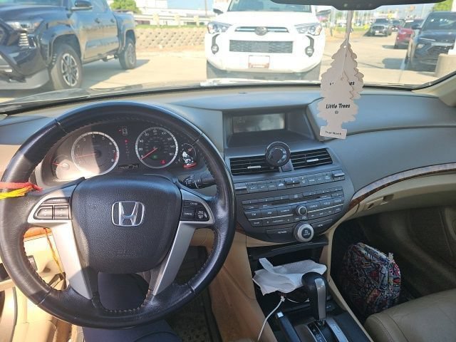 Used 2009 Bold Beige Metallic Honda EX-L image 3