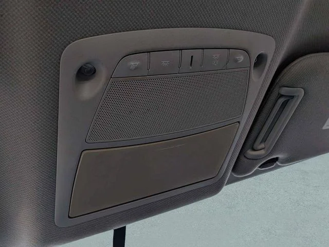 Used 2015 Gray Nissan SR image 19