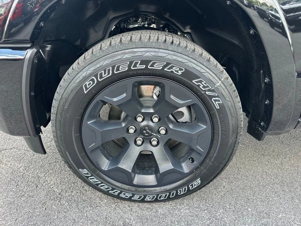 New 2026 Diamond Black Crystal Pearl-Coat Exterior Paint RAM Big Horn/Lone Star image 11
