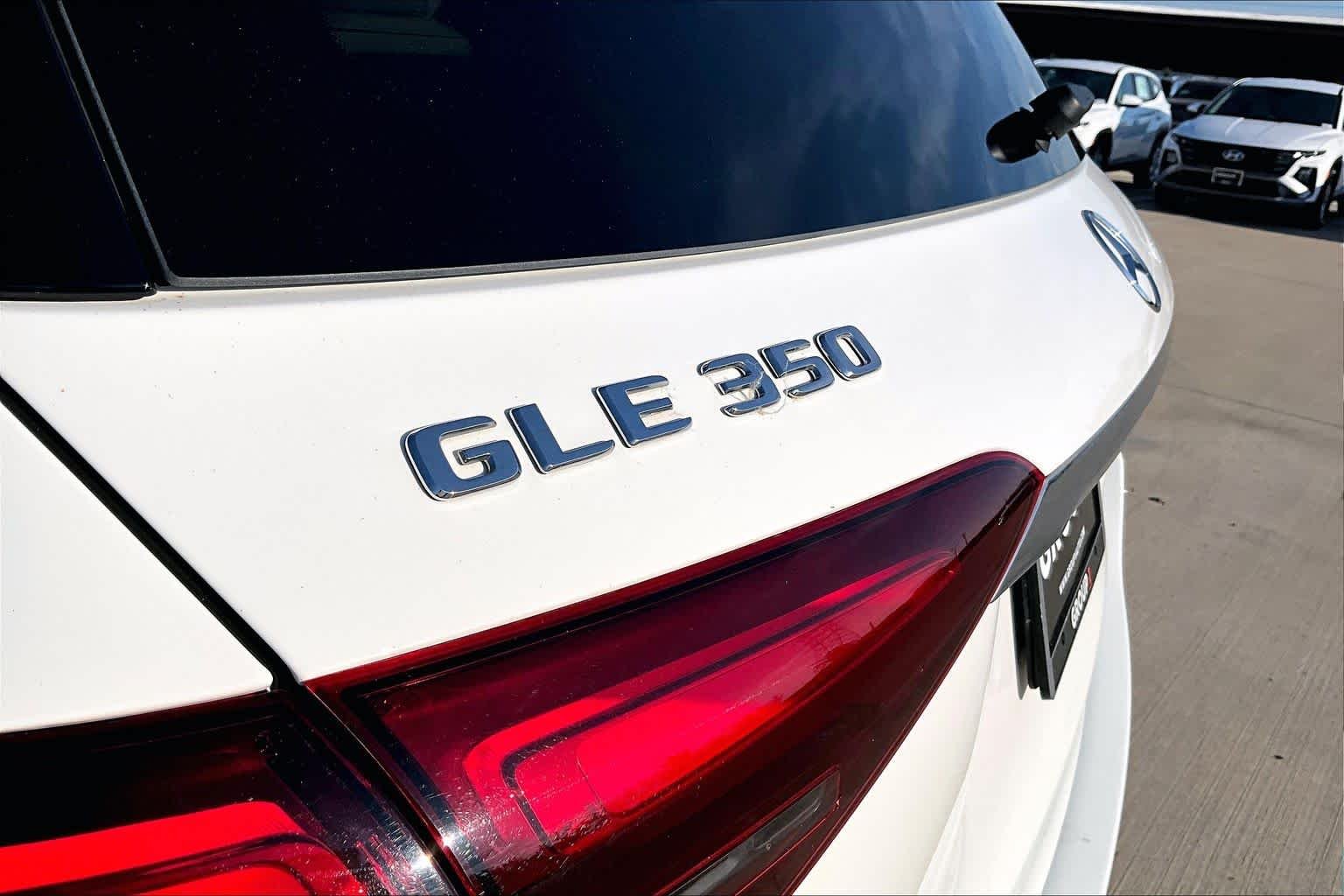 Used 2025 Polar White Mercedes-Benz GLE 350 image 31