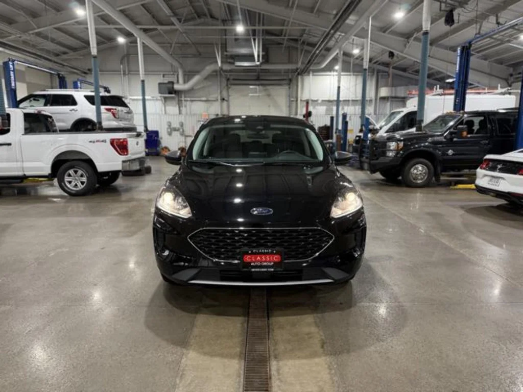 Certified Used 2022 Agate Black Ford SE image 10