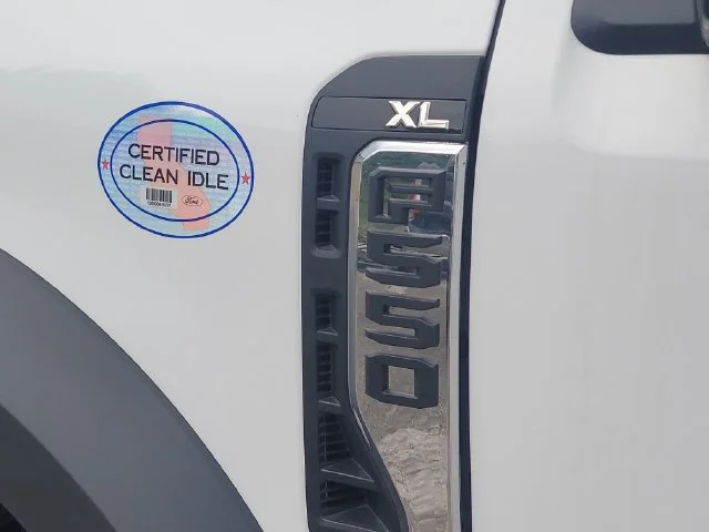 New 2026 Oxford White Ford XL image 9