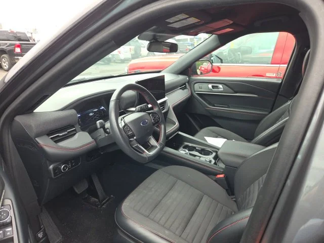 Used 2025 Gray Metallic Ford ST-Line image 5