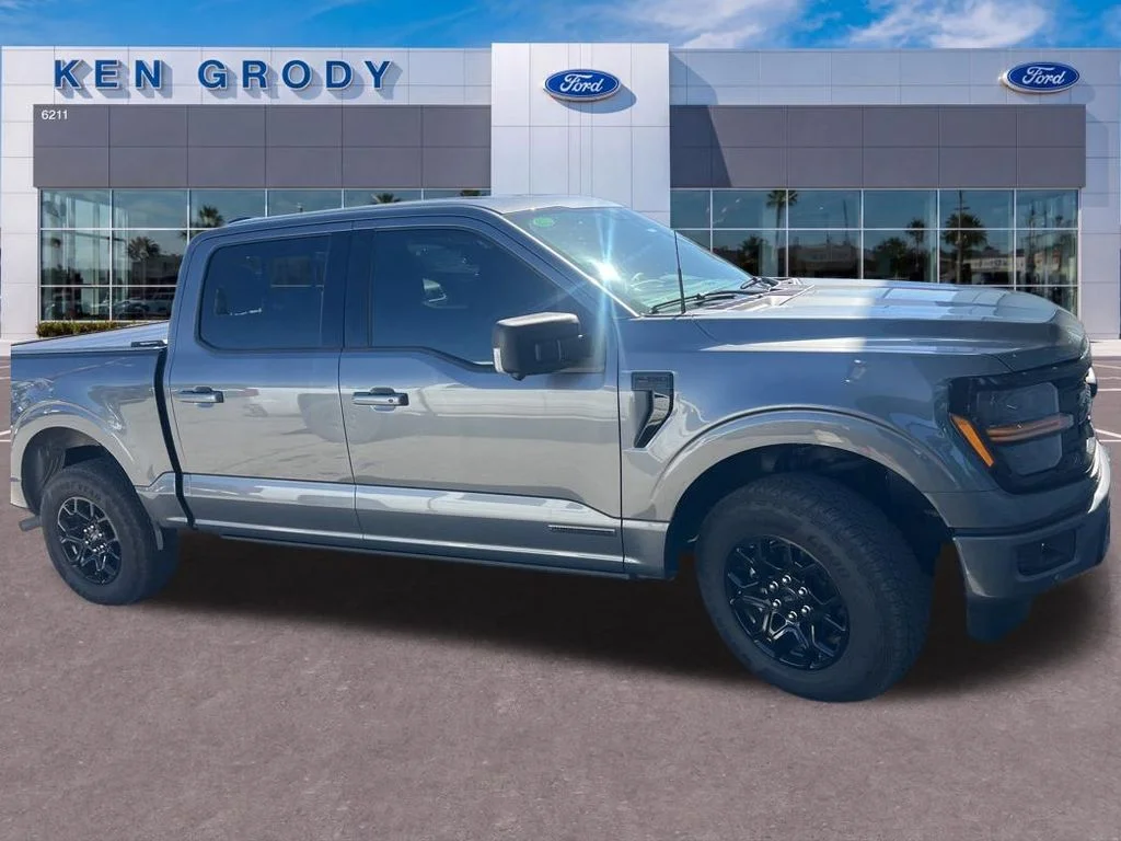 Certified Used 2025 Gray Ford XLT image 3