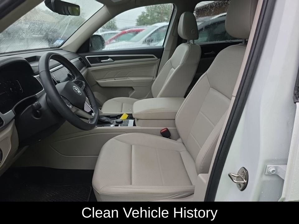 Used 2023 White Volkswagen 3.6L V6 SE w/Technology image 4