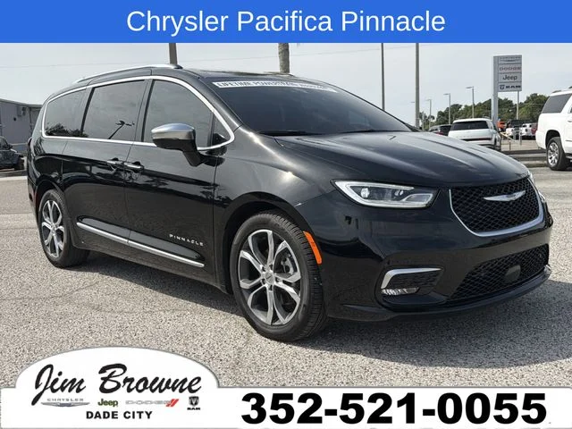 2024 Chrysler Pacifica Pinnacle's photo