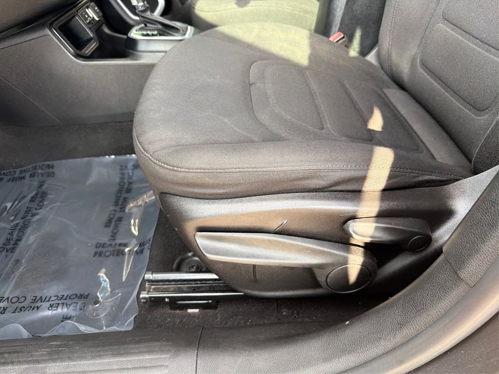 Used 2018 Granite Crystal Metallic Clearcoat Jeep Latitude image 19