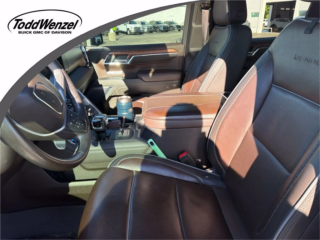 Used 2023 WHITE FROST TRICOAT GMC Denali image 1