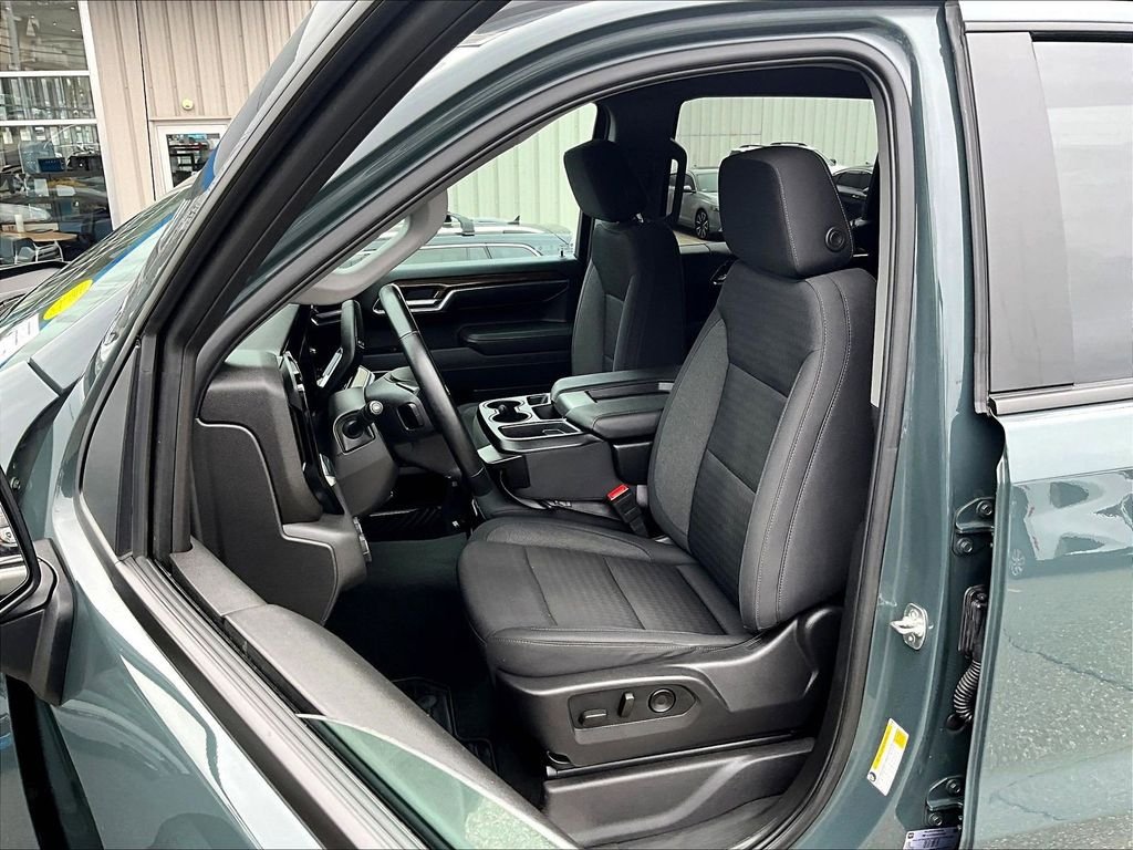 Used 2025 Gray Chevrolet LT image 10