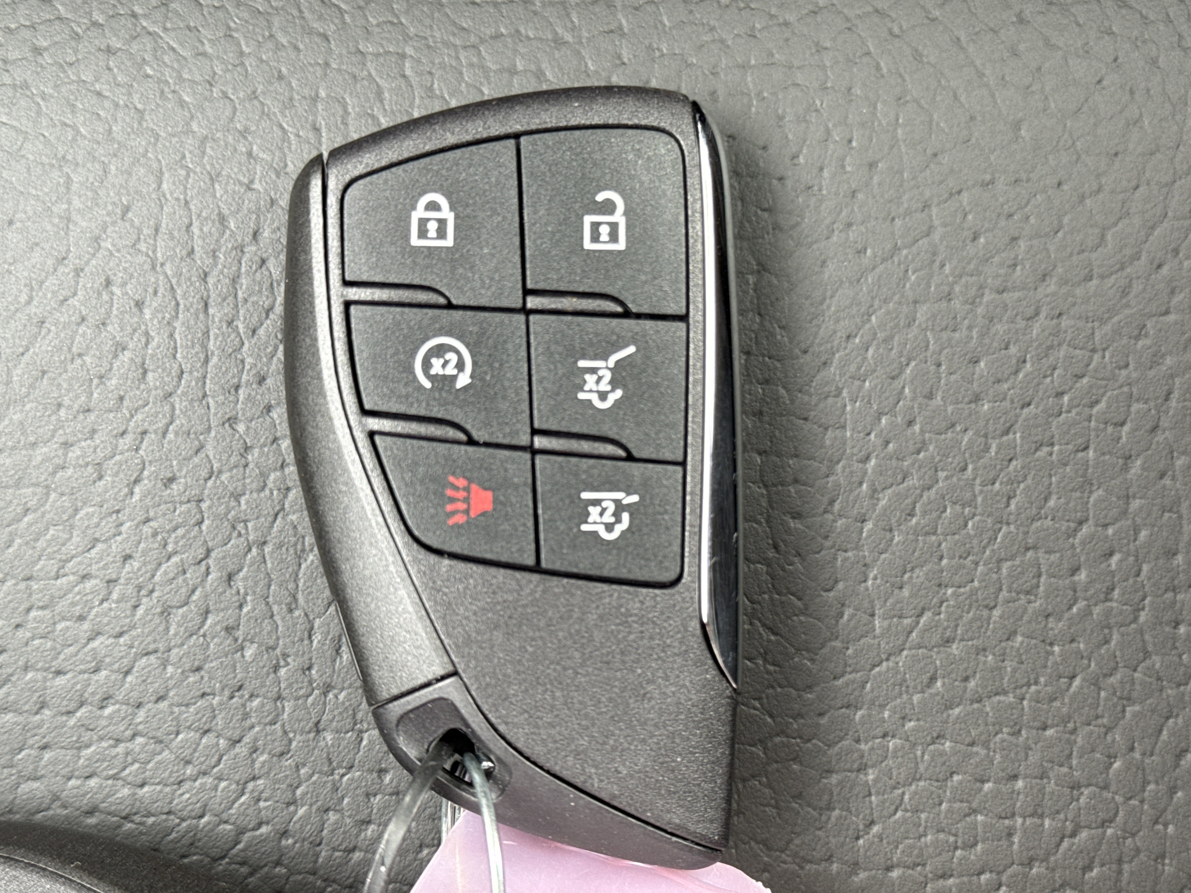 2026 GMC Yukon XL Denali - Photo 28