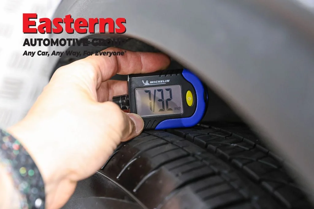 Used 2022 Blue Ford SE image 28