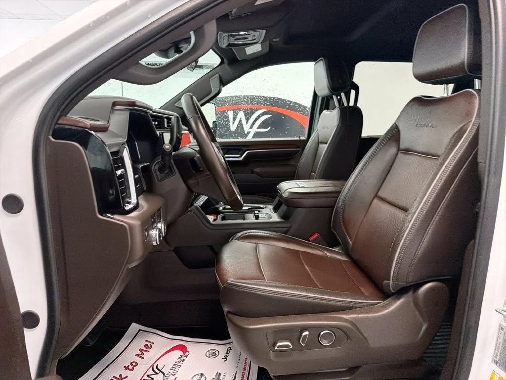 Used 2025 White GMC Denali image 11