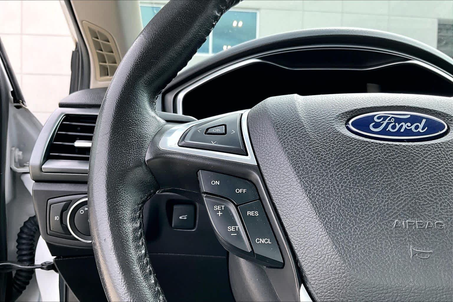 Used 2016 Oxford White Ford Titanium image 21
