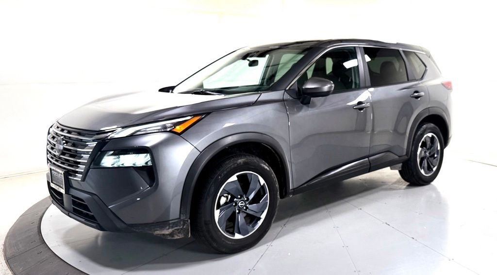 Used 2025 Gray Nissan SV image 9