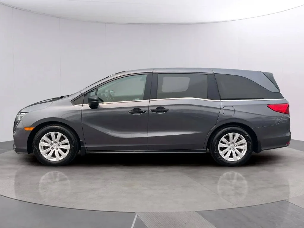 Used 2019 Honda Odyssey LX with VIN 5FNRL6H22KB023551 for sale in Racine, WI