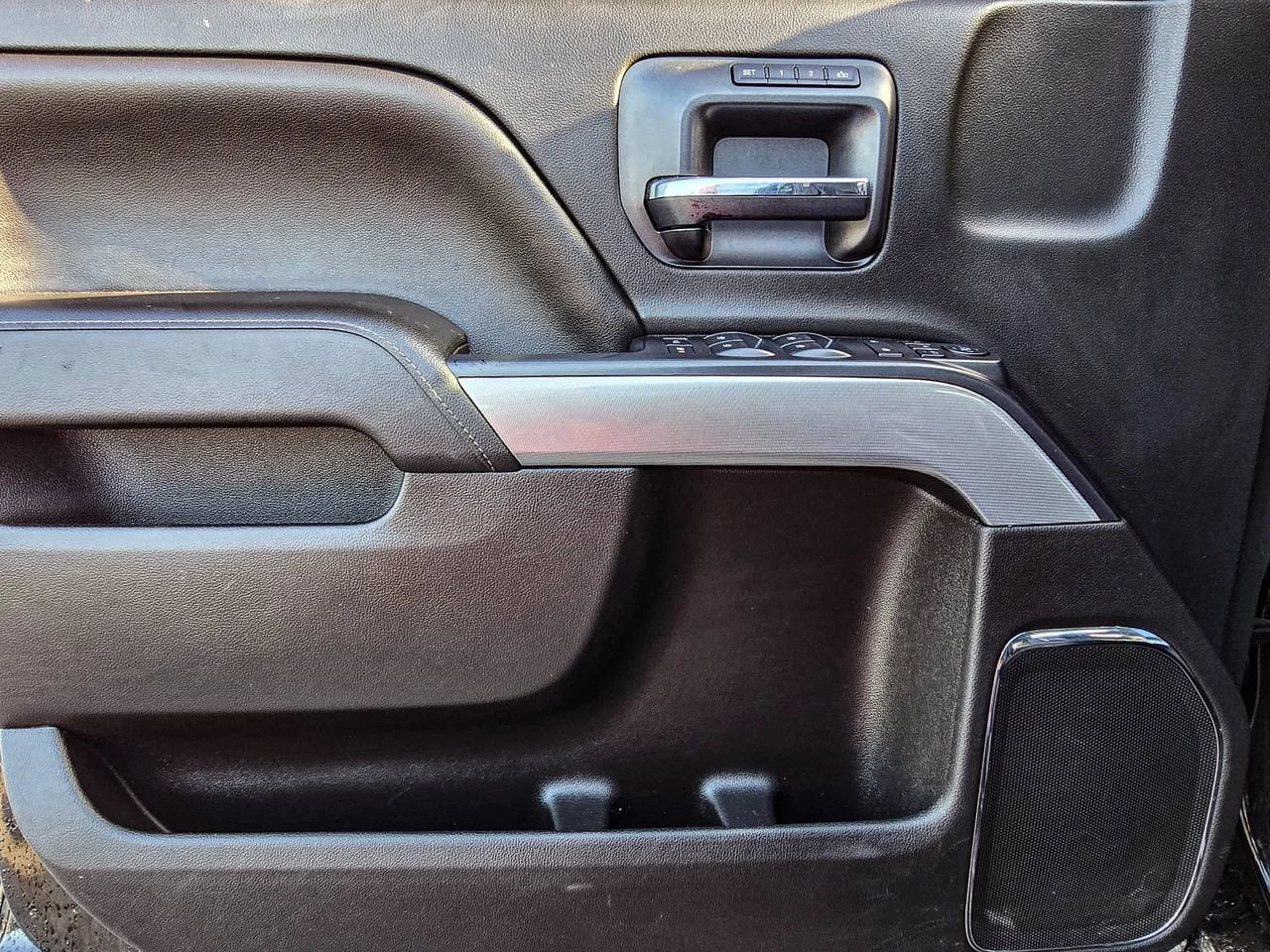 Used 2015 Black Chevrolet LTZ image 8