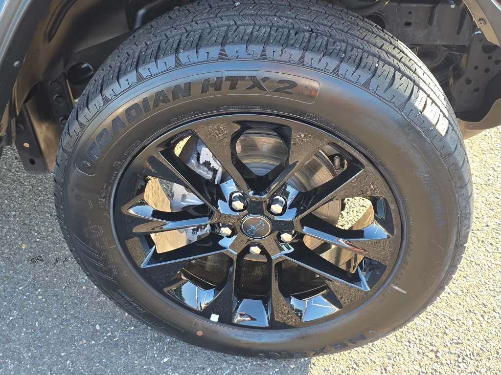 Used 2025 Anvil Clear Coat Jeep Sahara 4xe image 19