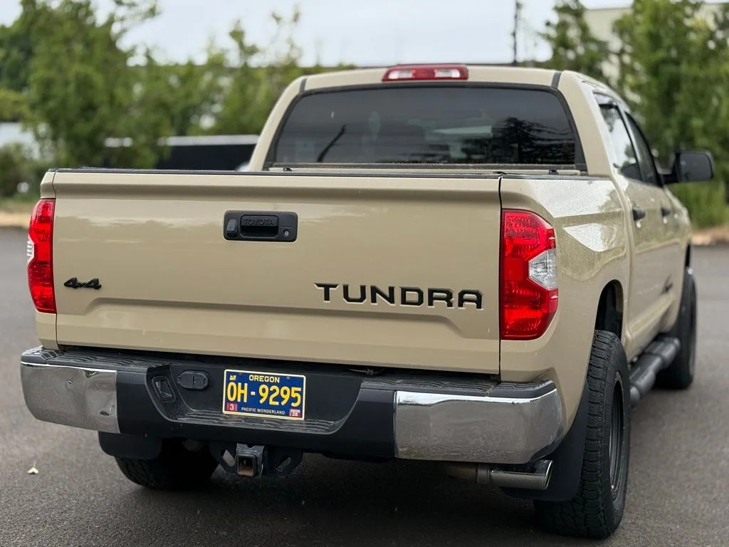 Used 2017  Toyota SR5 image 5