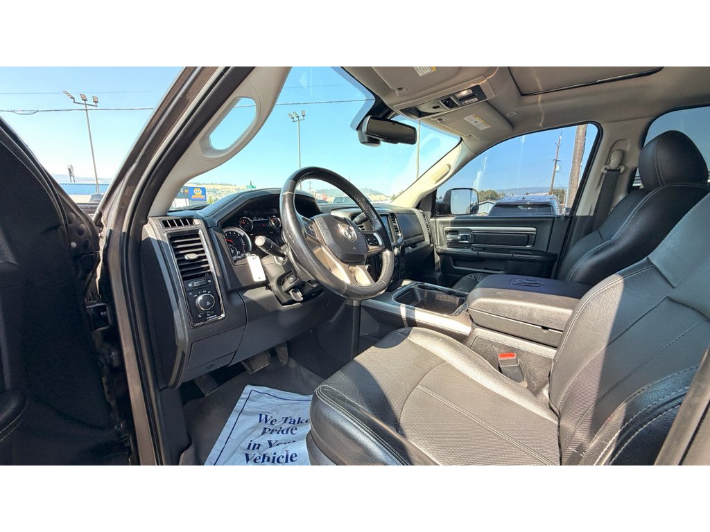 Used 2018 Black Ram Laramie image 17