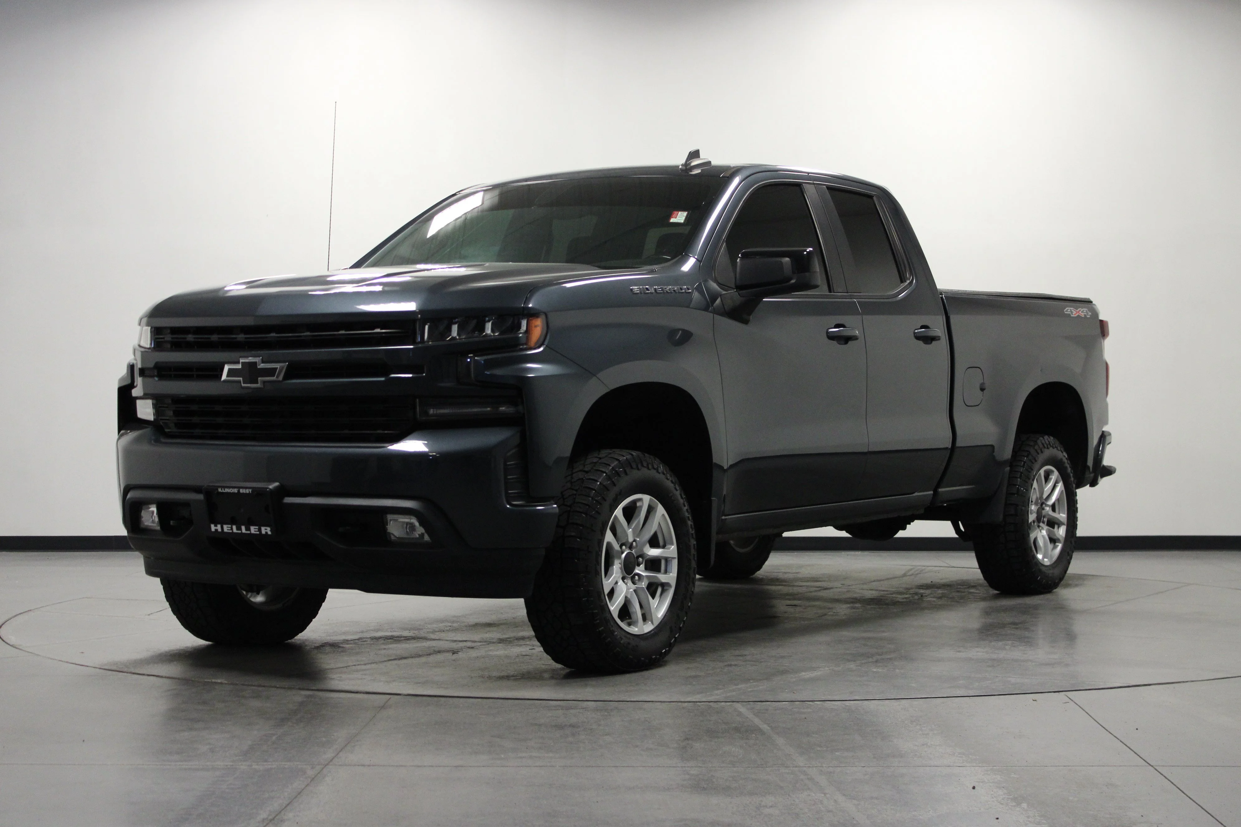 Used 2021 Shadow Gray Metallic Chevrolet RST image 8