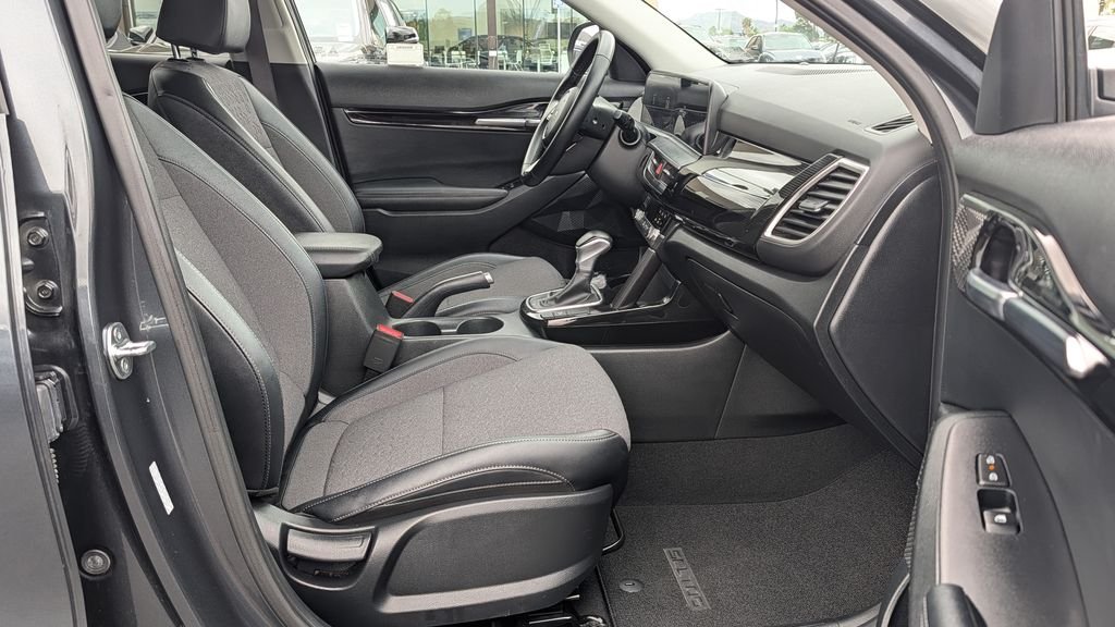 2025 Kia Seltos S - Photo 10