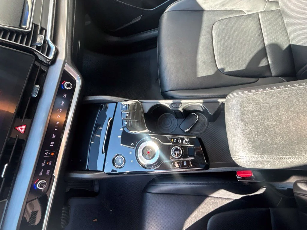 Used 2023 White Kia EX image 17