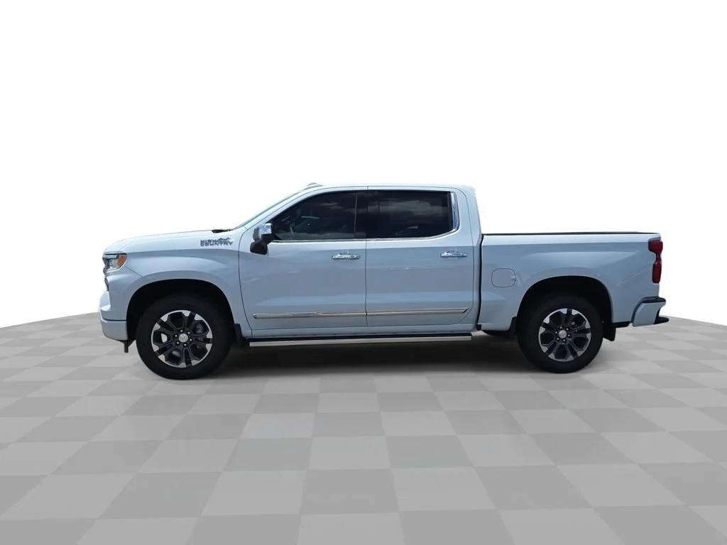 New 2026 Polar White Tricoat Chevrolet High Country image 5