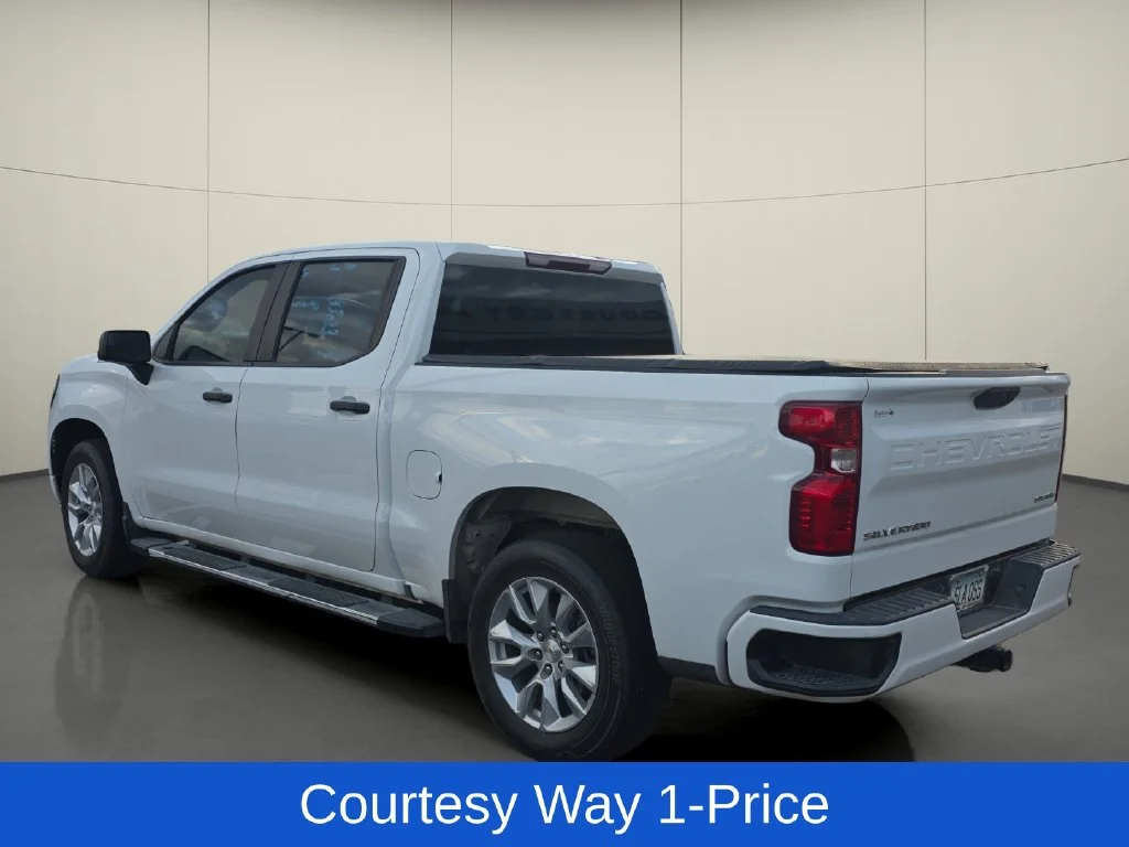 Used 2024 White Chevrolet Custom image 6