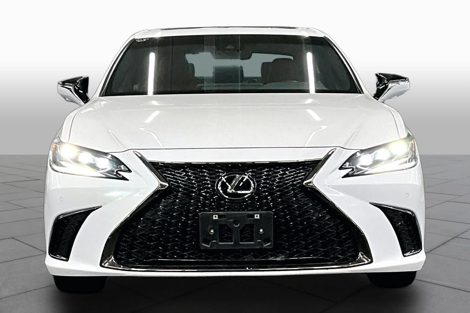 Used 2024 Ultra White Lexus F SPORT Handling image 3