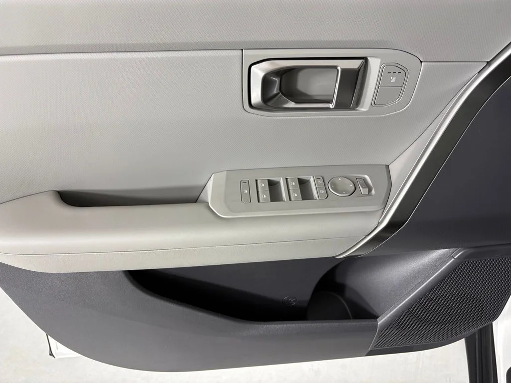New 2027 Snow White Pearl Kia EX image 19