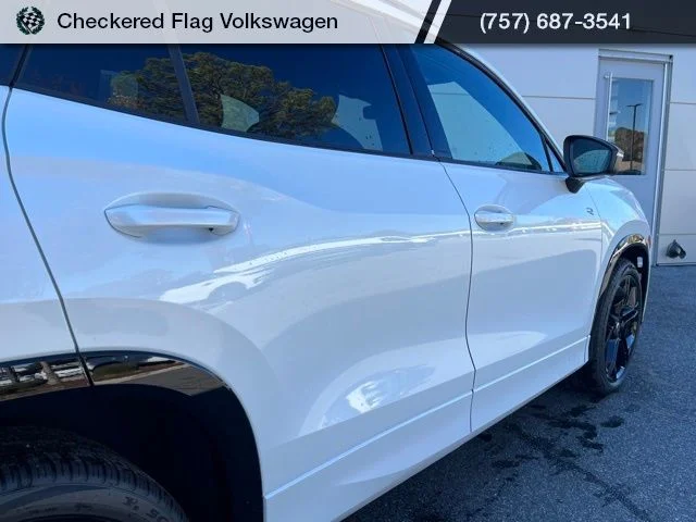 New 2026 White Volkswagen 2.0T SE R-Line Black image 8
