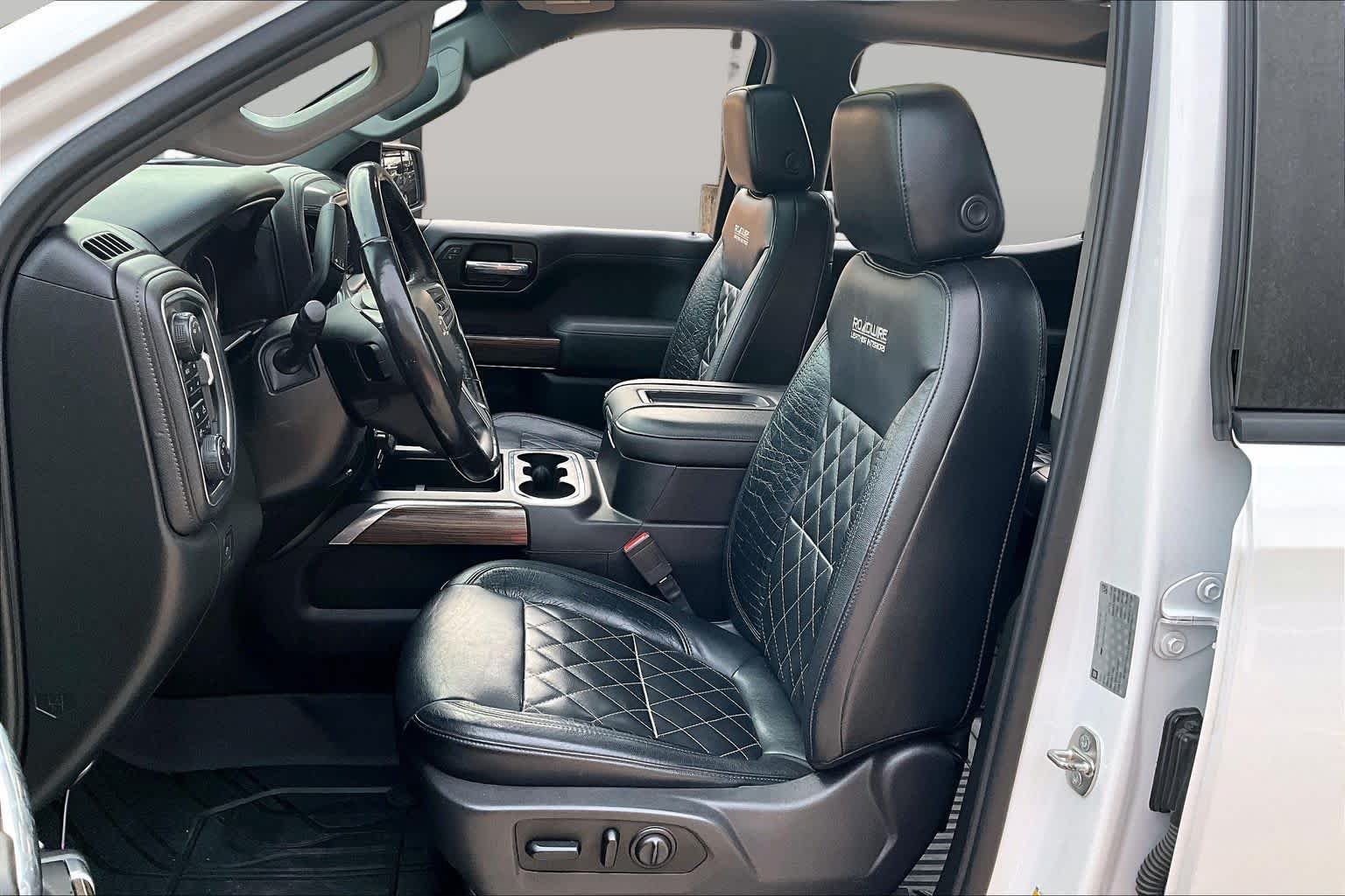 Used 2019 Summit White Chevrolet RST image 8
