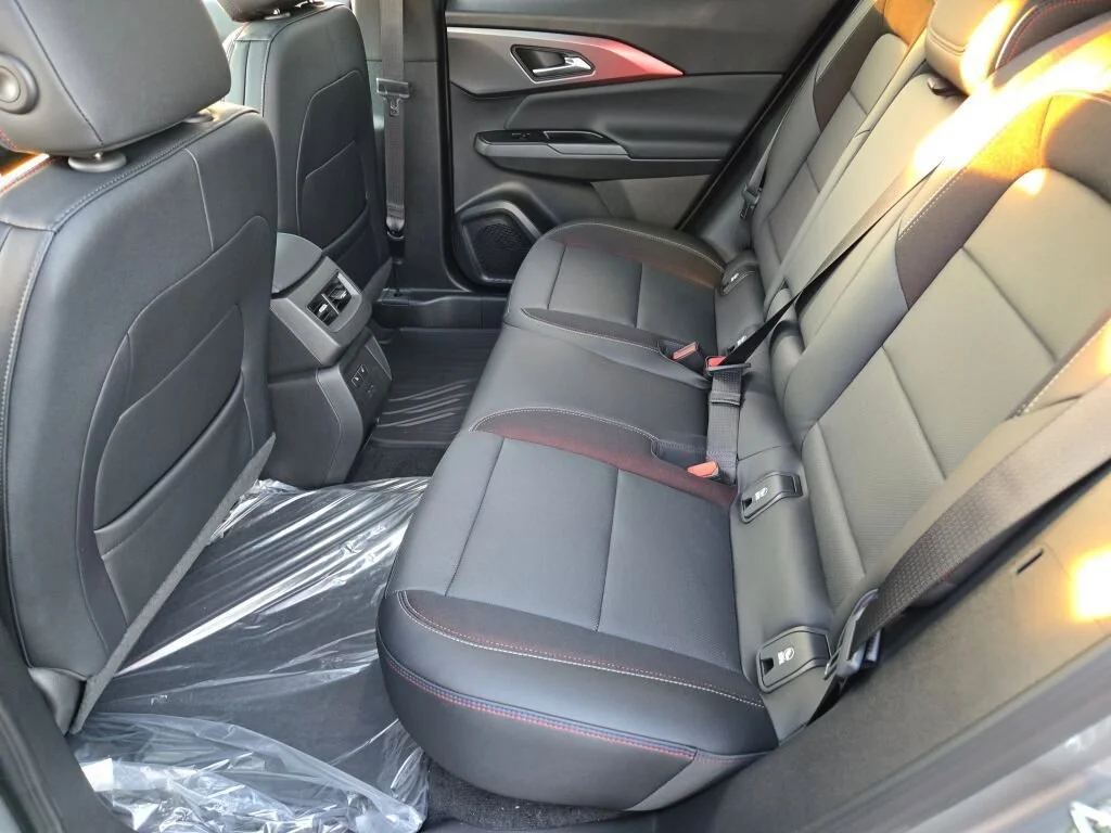2025 Chevrolet Equinox EV RS - Photo 17