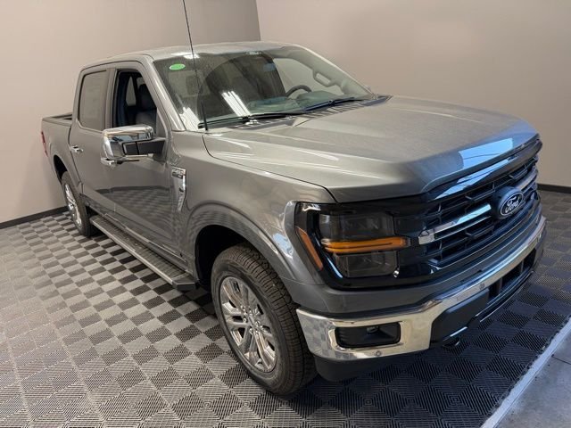 New 2026 Carbonized Gray Metallic Ford XLT image 2