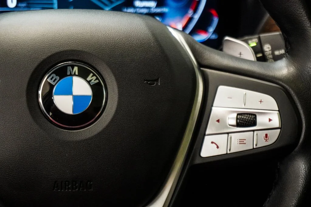 Used 2023 White BMW xDrive30i image 16