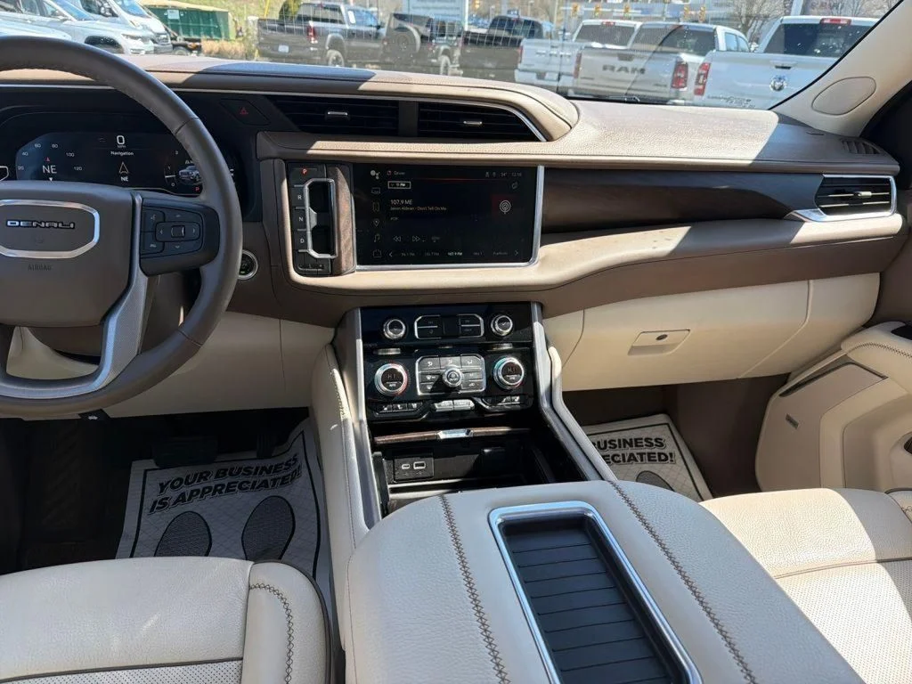 2024 GMC Yukon XL Denali - Photo 16