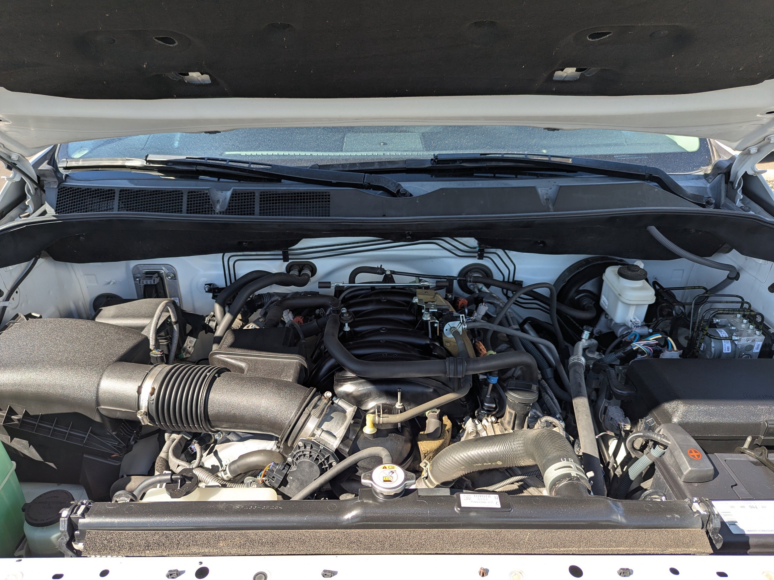 Used 2018 White Toyota SR5 image 49