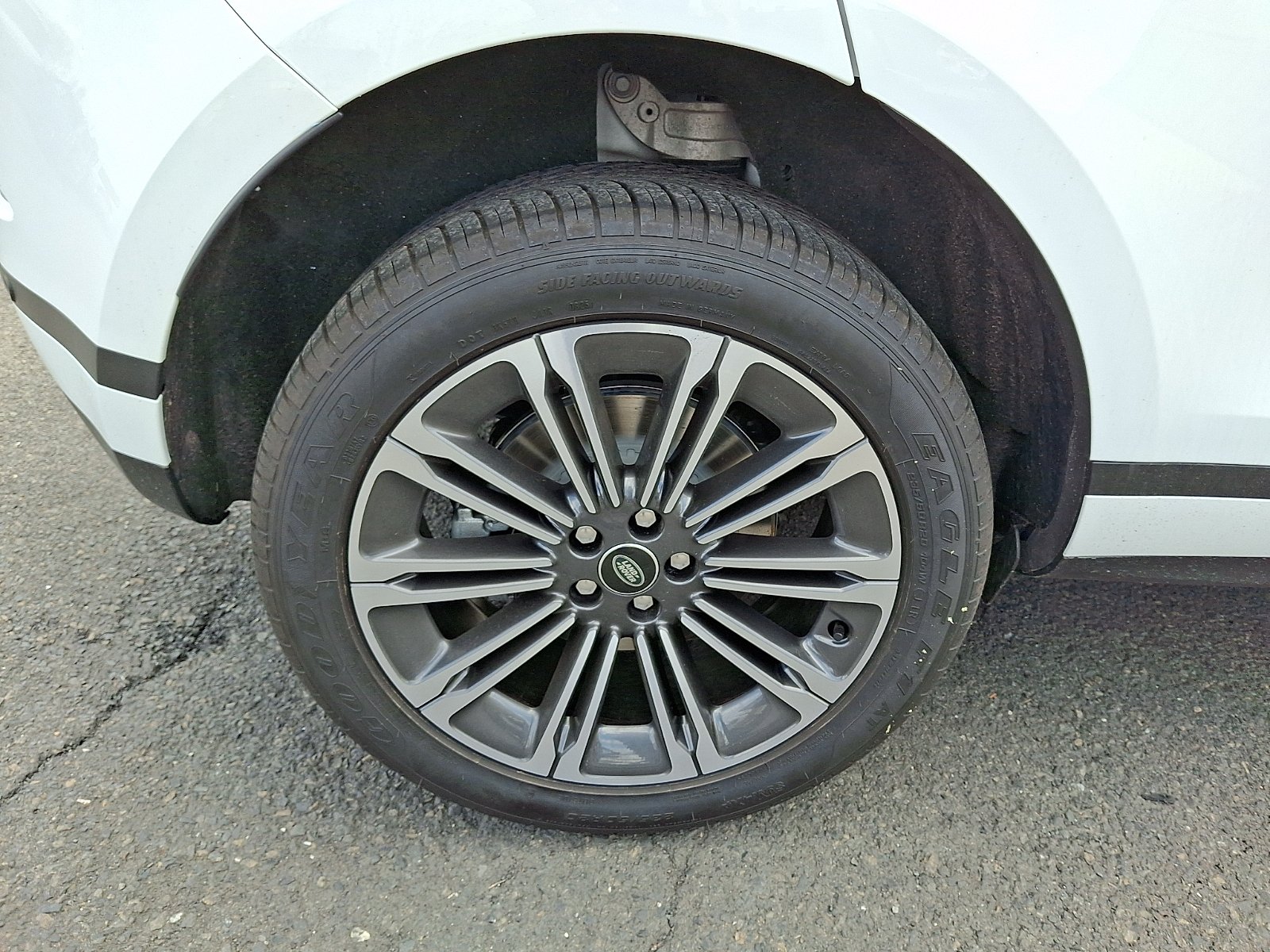 Certified Used 2026 Fuji White - 1AA Land Rover Core S image 11