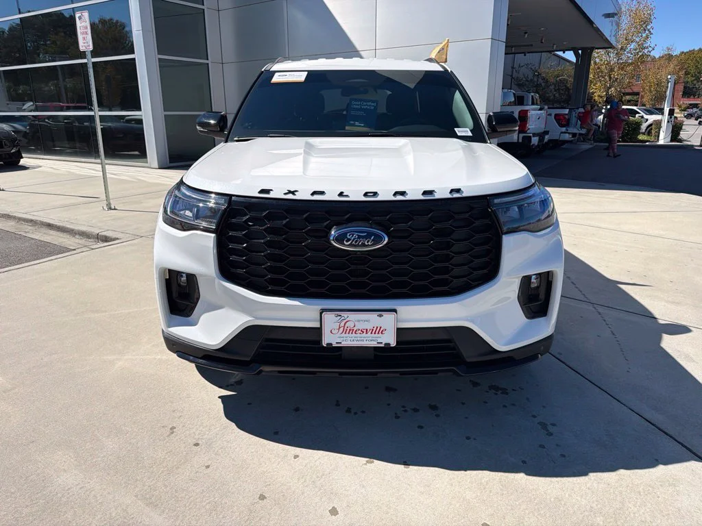 Certified Used 2025 Star White Ford ST-Line image 3