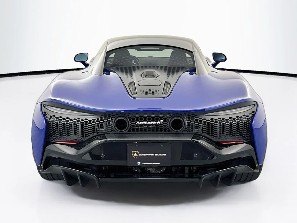 Used 2023 Blue McLaren  image 6
