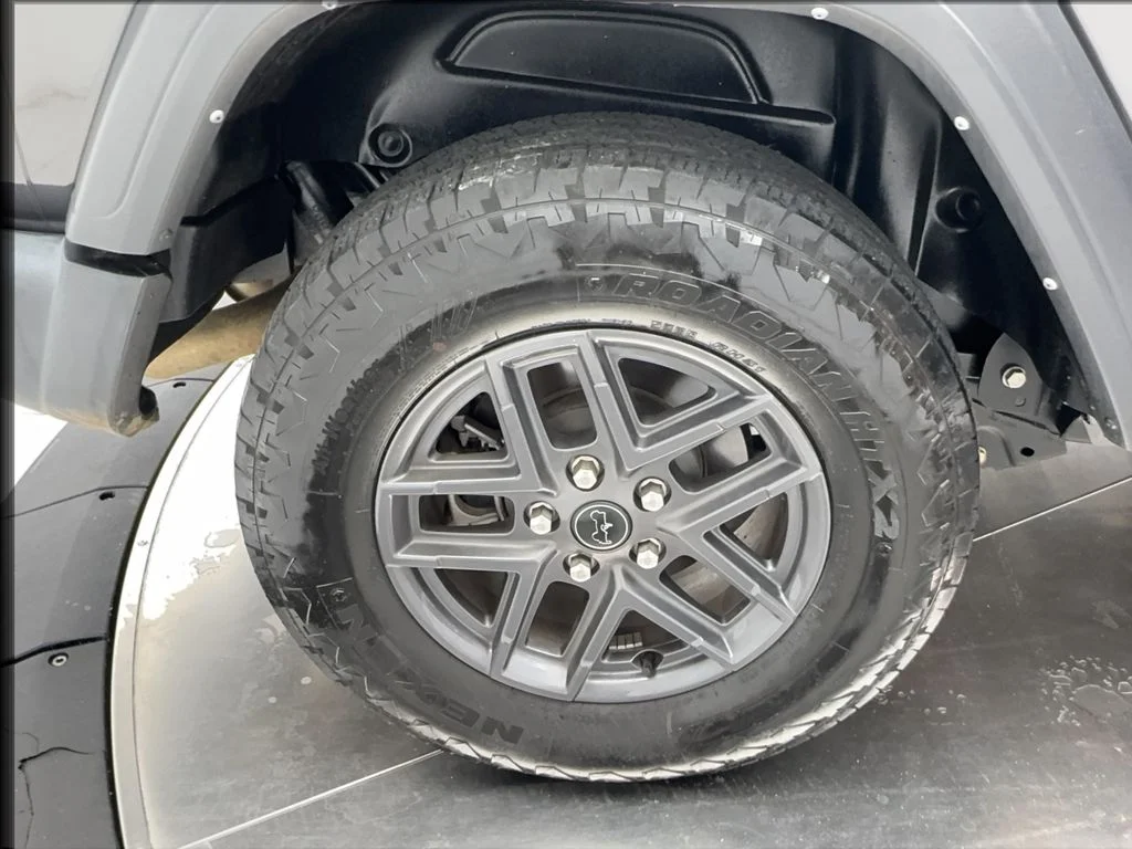 Used 2024 Gray Jeep Sport S image 10