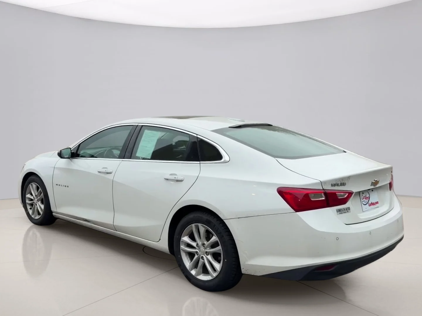 Used 2017 White Chevrolet 1LT image 7