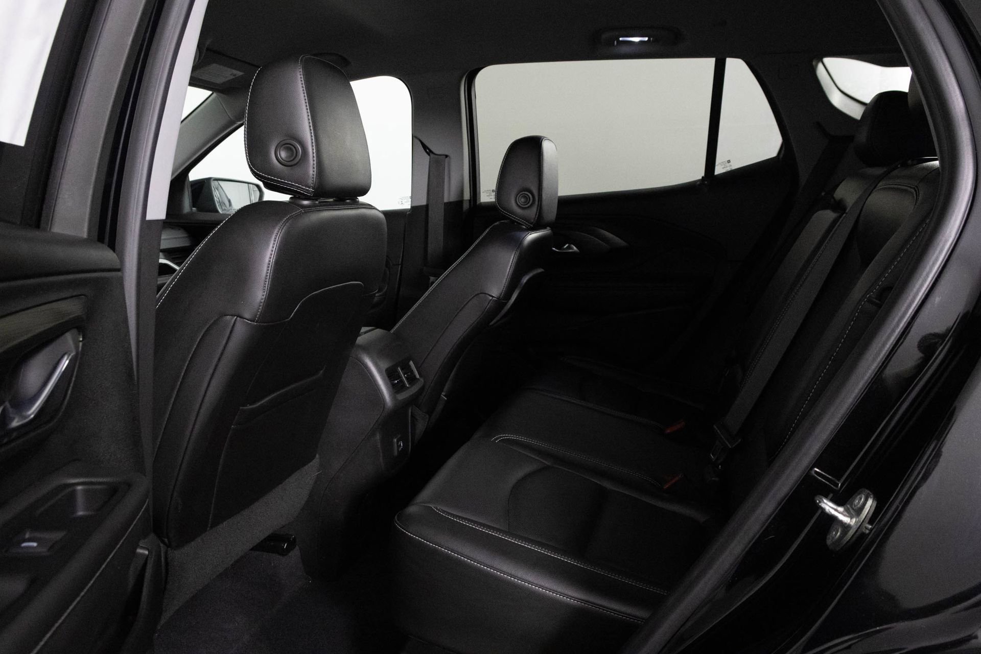 2022 GMC TERRAIN - Image 33