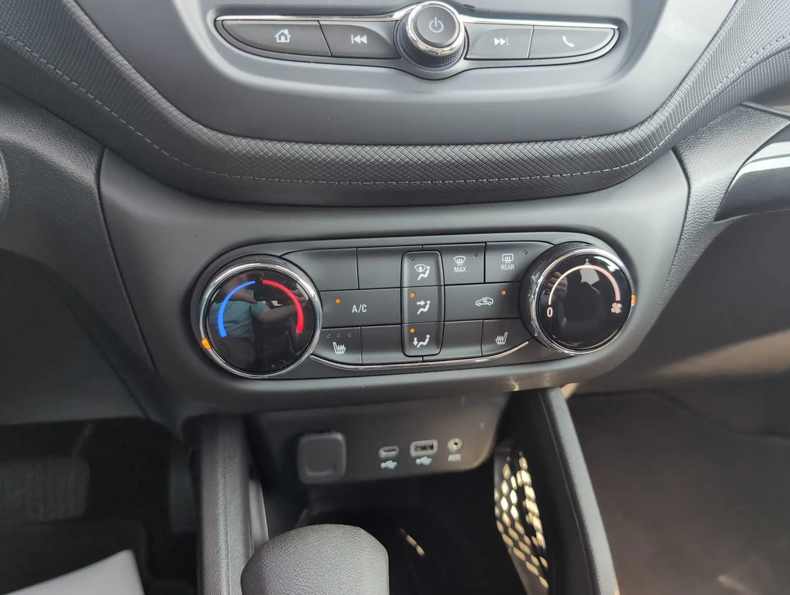 Used 2023 Summit White Chevrolet LT image 17
