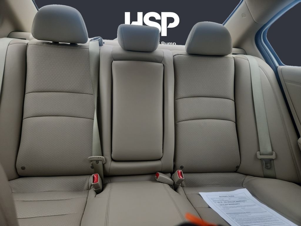 Used 2017 White Orchid Pearl Honda Touring image 13
