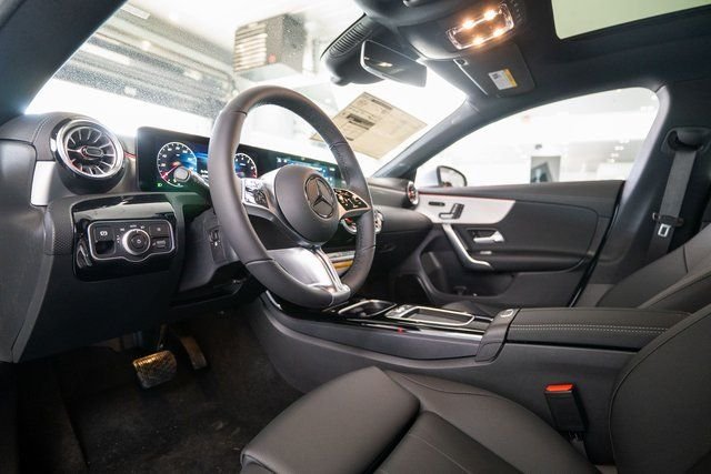 Used 2026 Silver Mercedes-Benz CLA 250 image 4