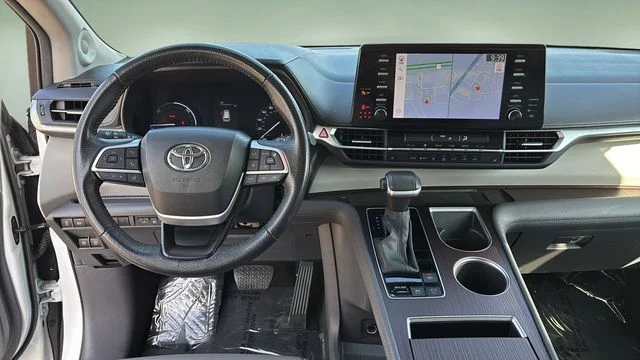 Used 2023 Beige Toyota XLE image 9