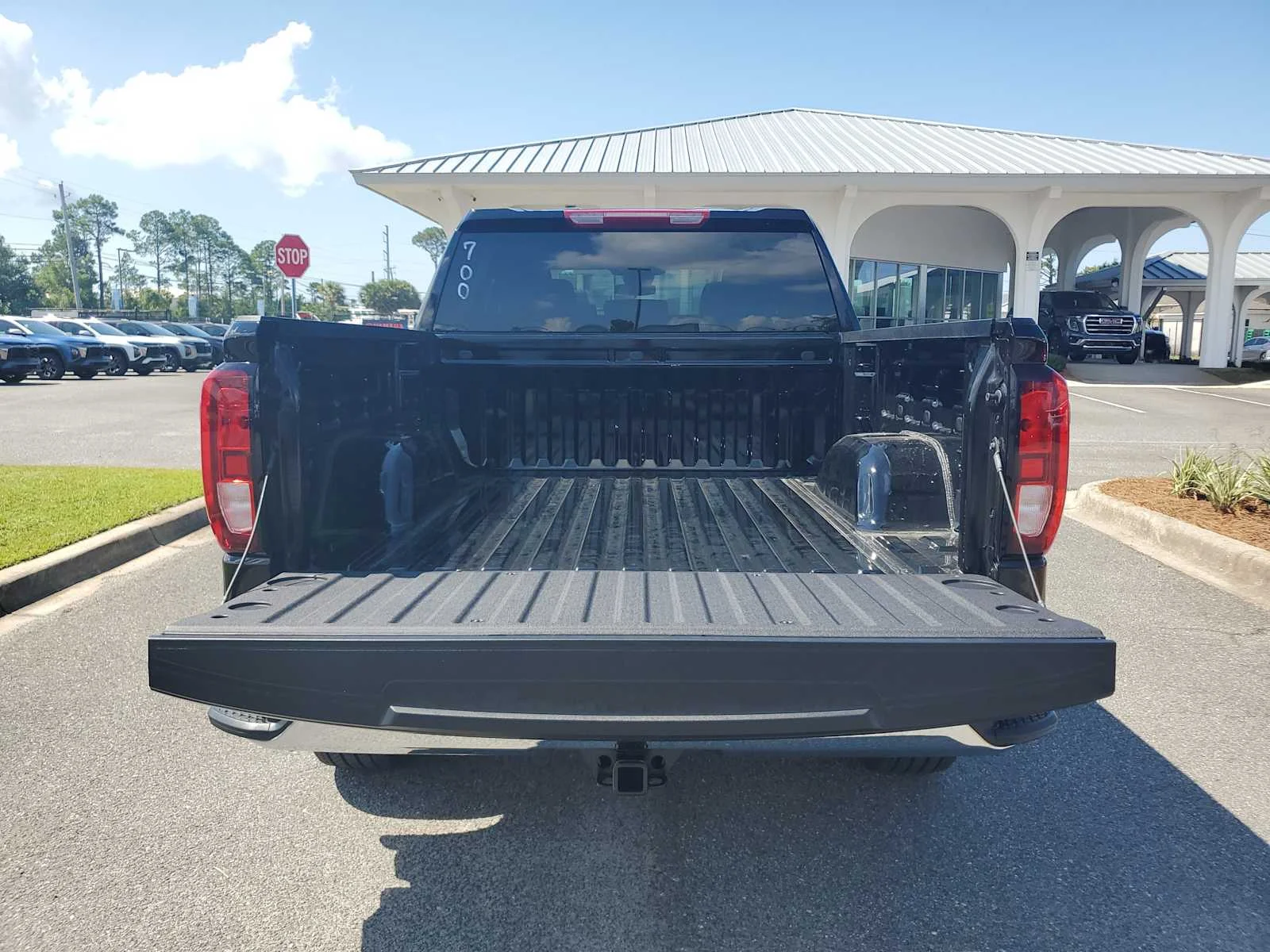 New 2026 Onyx Black GMC SLE image 5
